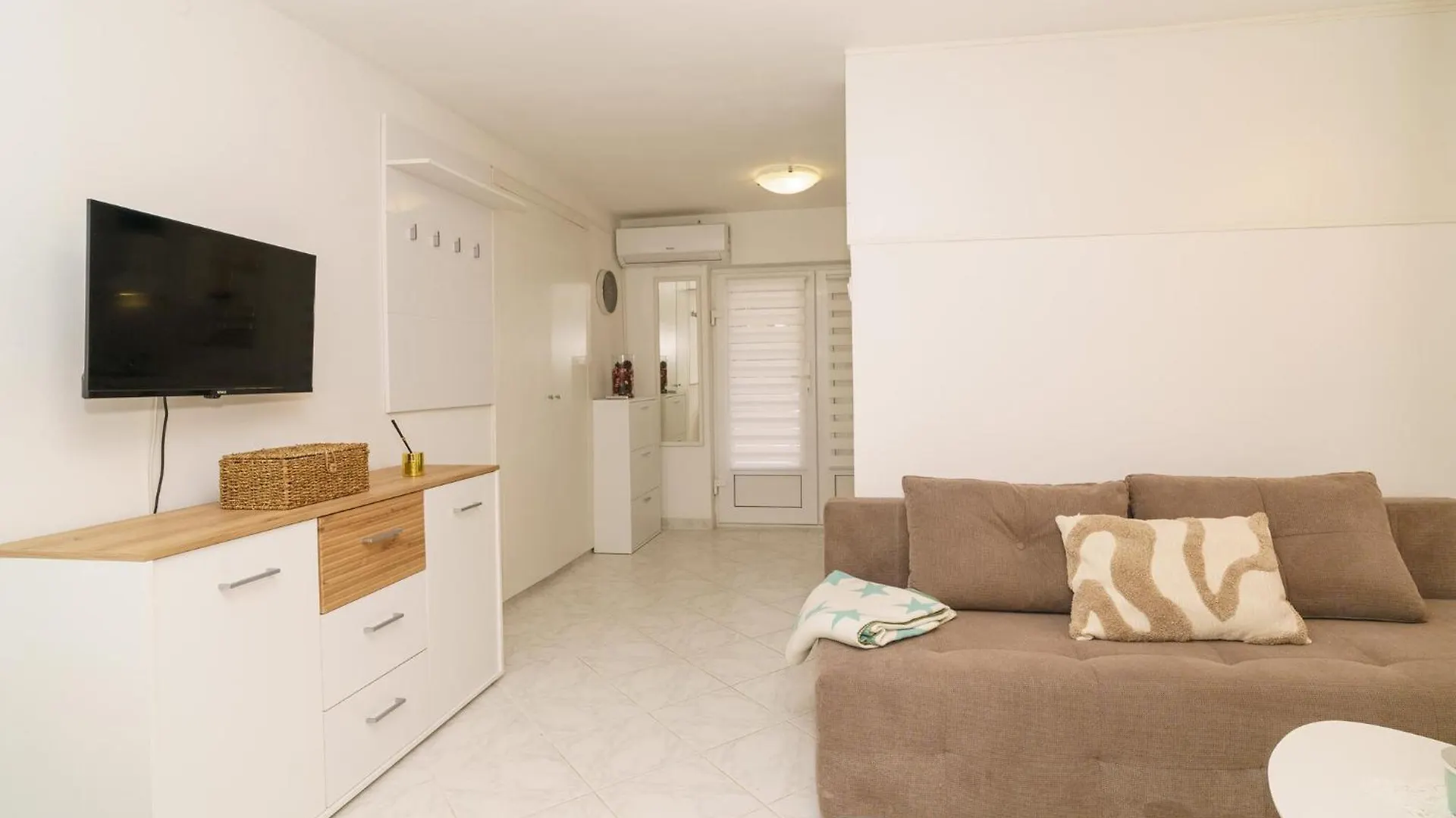 Marina Apartment Dramalj 0*,